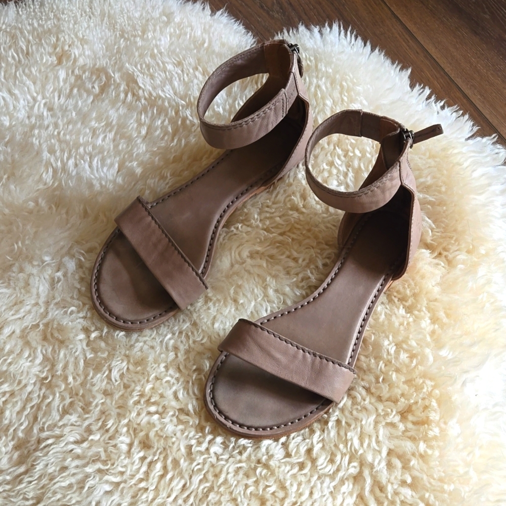 Frye carson leather sandals 7.5
